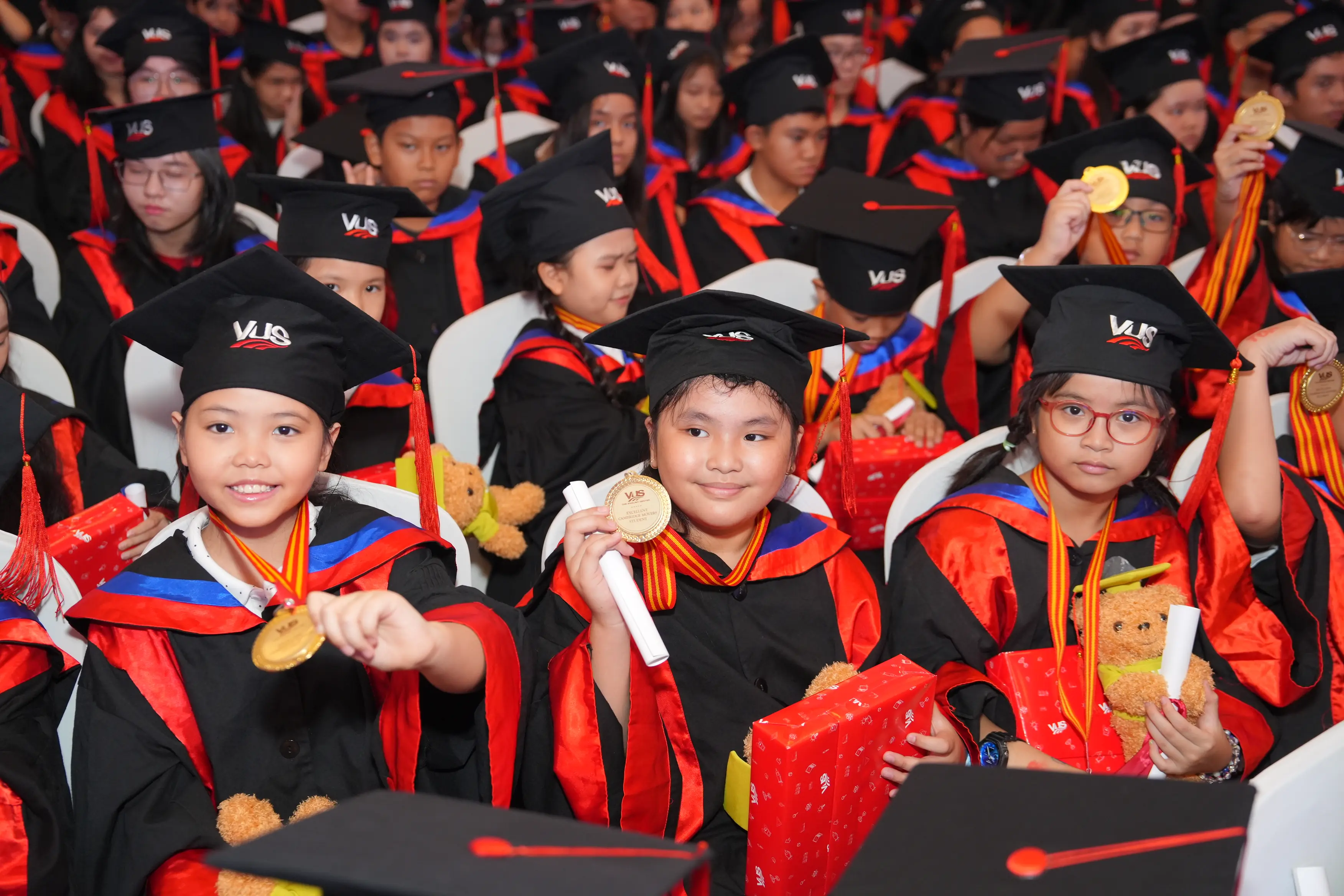 Lễ phát chứng chỉ Cambridge tại VUS